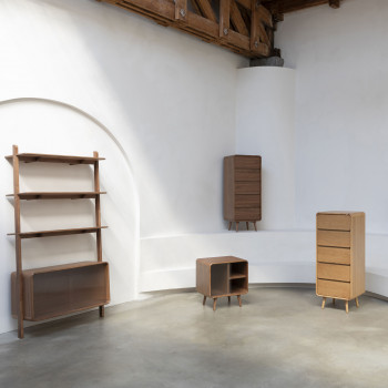 Rise - Étagère sur pieds en bois H180cm