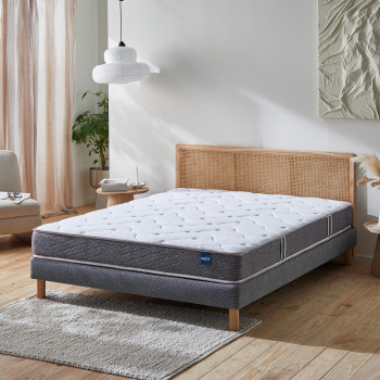 Integral 3 - Matelas en mousse, accueil ferme