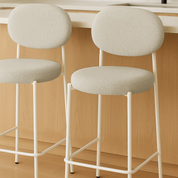 Kyoto - Lot de 2 tabourets de bar en tissu bouclette et pieds blancs