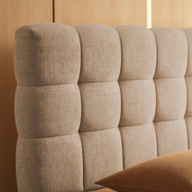 Acara - Lit coffre matelassé en tissu 140x190cm