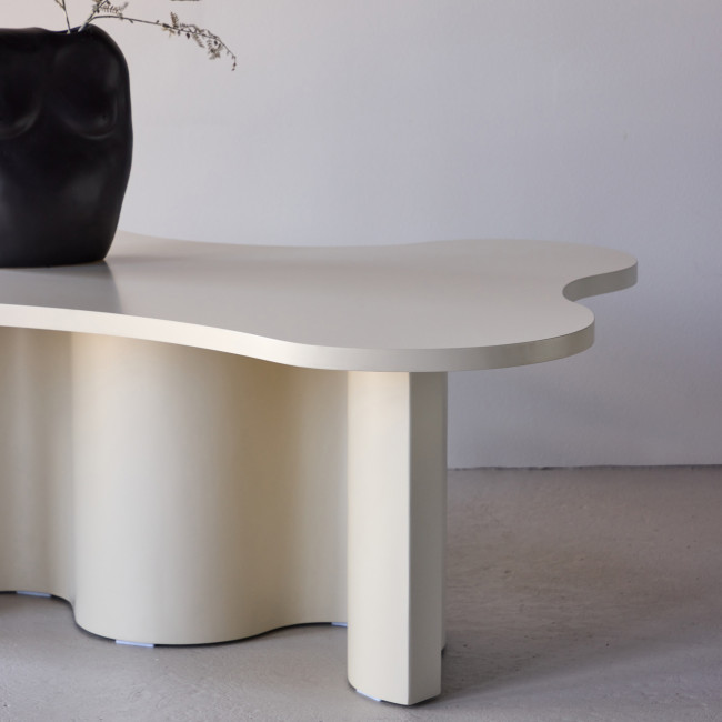 Flow - Table basse organique en bois 120x80cm