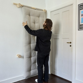 Hooked - Fauteuil convertible en lin et bois avec accroches murales