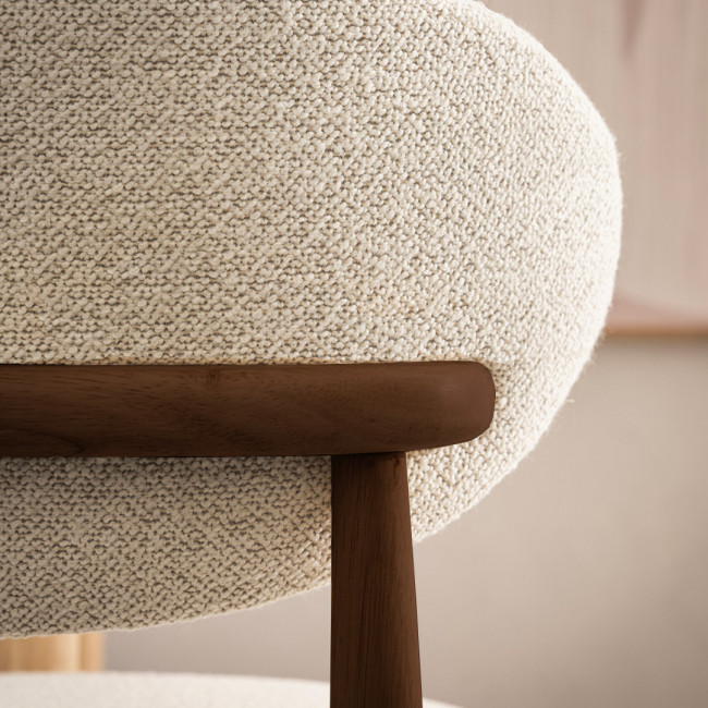 Clara - Lot de 2 chaises en tissu bouclette pieds bois foncé