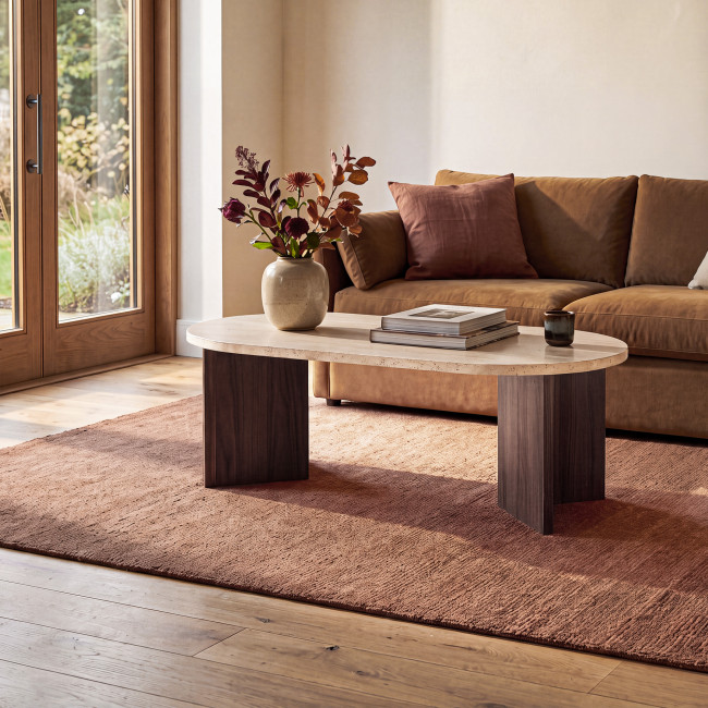 Calian - Table basse ovale en bois et effet travertin