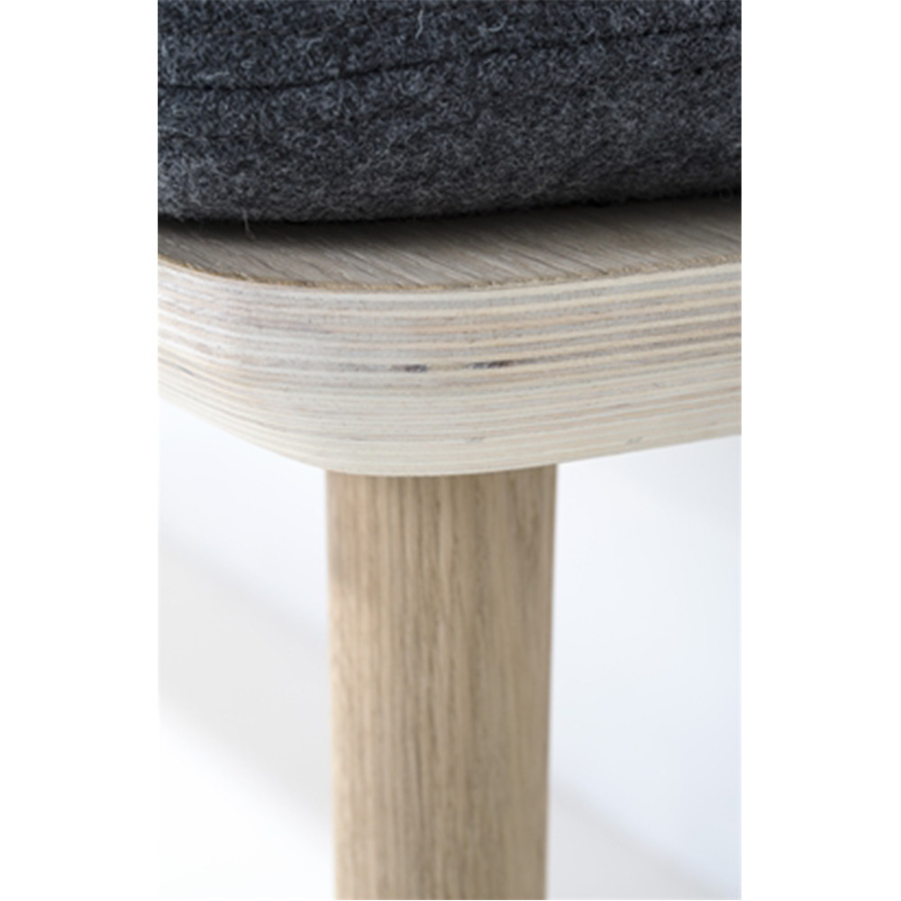 Banc design en chene welcome bloomingville.jpg