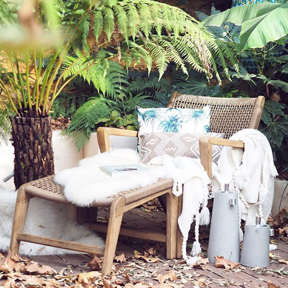 Fauteuil de jardin avec repose-pied en bois Basneti by Drawer