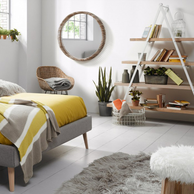 Chaise design en métal et rotin Chart