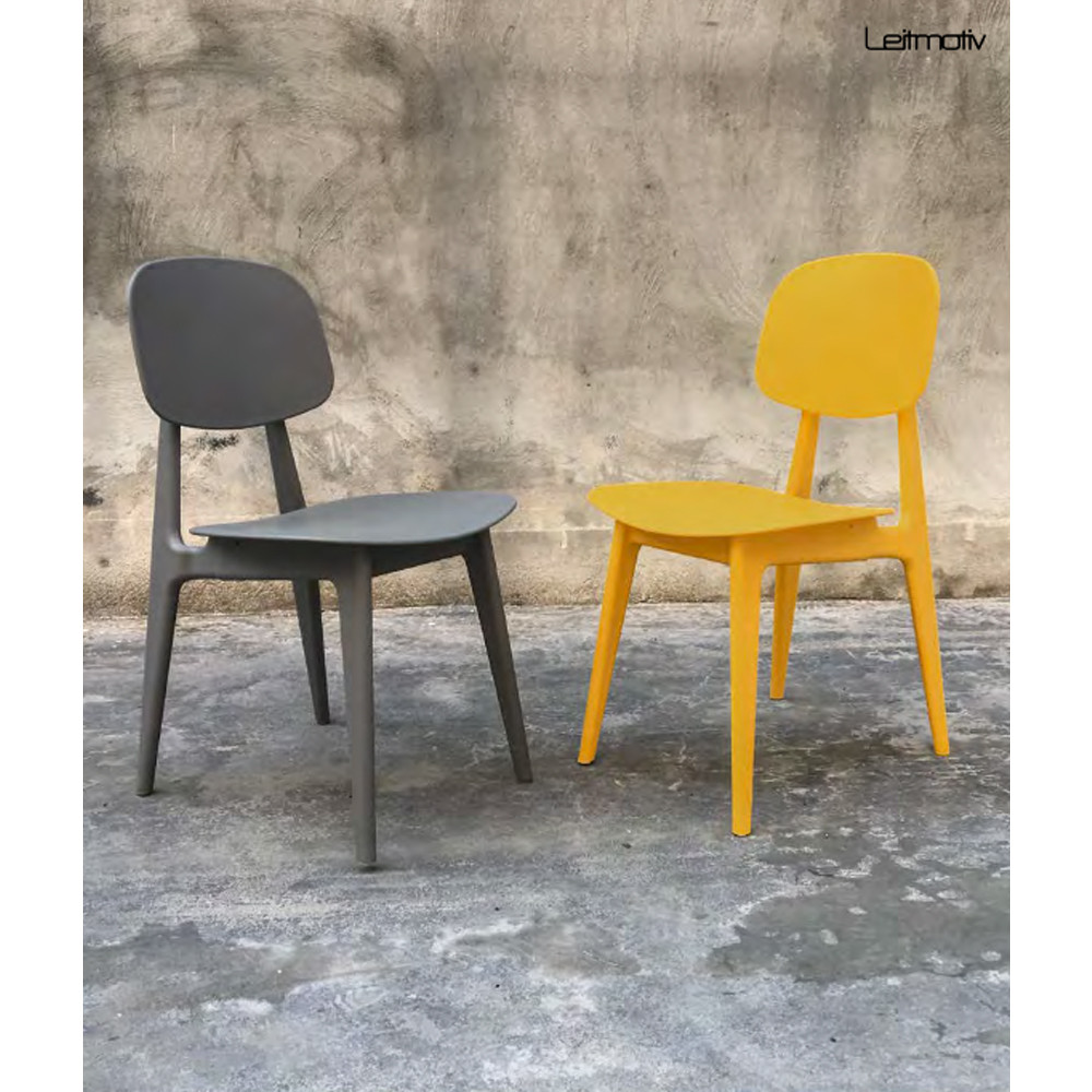 2 chaises en plastique Leitmotiv VINTAGE 2 chaises en plastique Leitmotiv VINTAGE