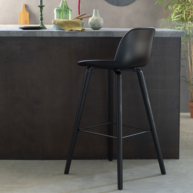 Albert Kuip - 2 tabourets de bar résine et bois pieds noirs 76cm