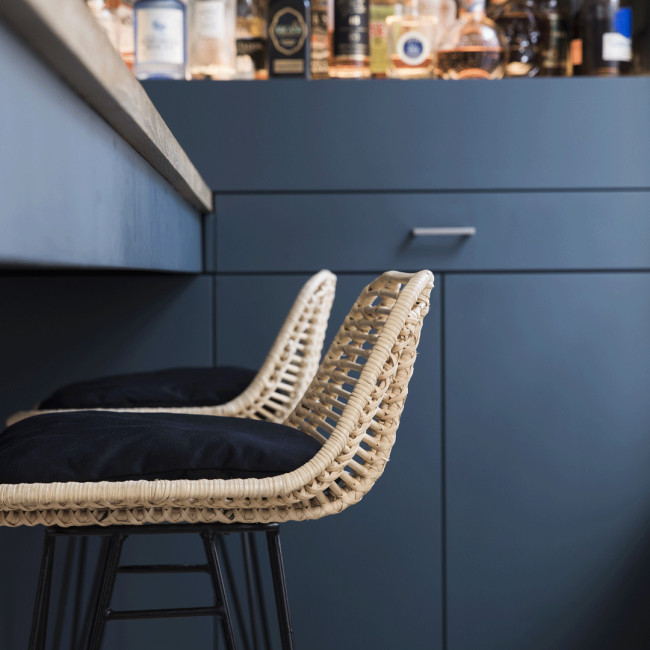 Chaise de bar design en rotin 67cm Capurgana