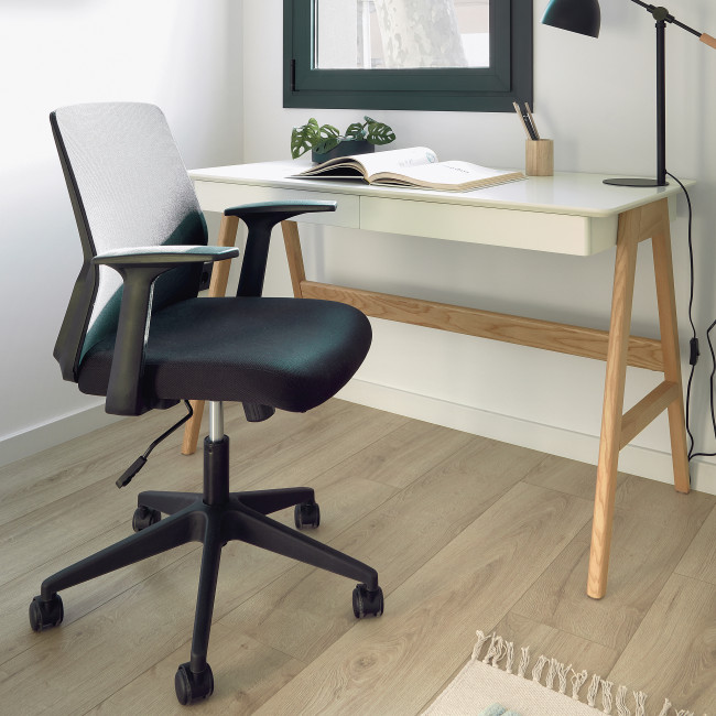 Nasia - Chaise de bureau pivotante à roulettes