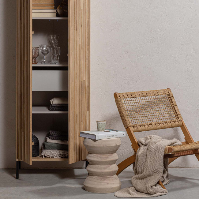 Lois - Fauteuil pliant en bois et résine tressée