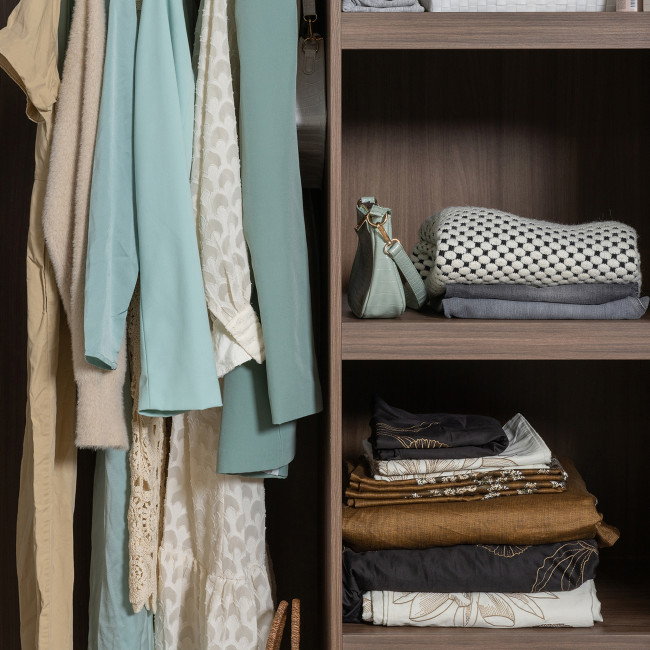 Rens - Armoire en bois H210cm